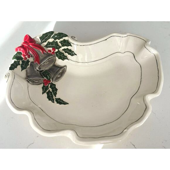 Handmade Other - Vintage 1970s hand painted Christmas tray, Holly Silver bells ruffled edges￼